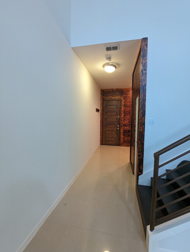 Building Photo - 5211 Shalom Dr