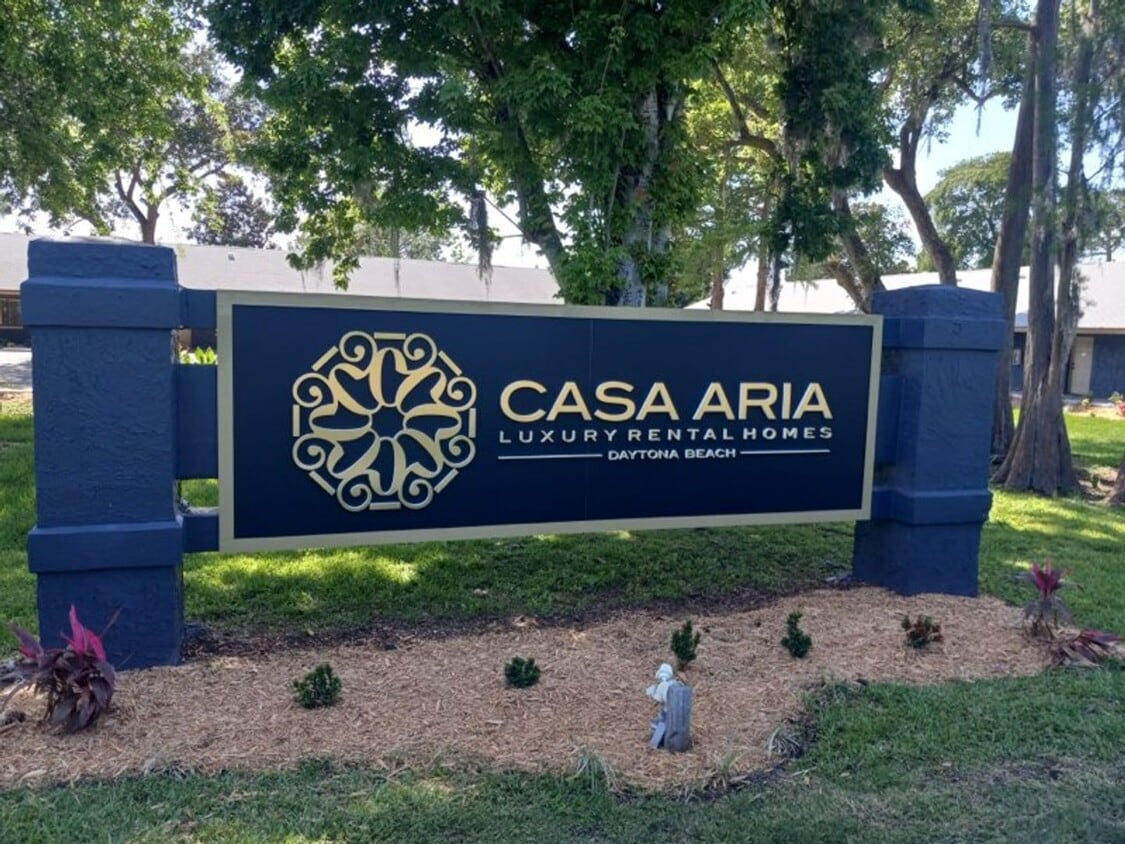 Primary Photo - 1 Bedroom 1 Bath Apartment Home *** Limite...