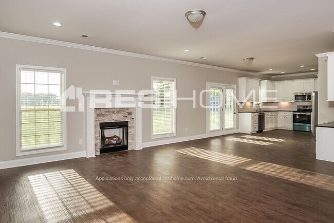 Foto del edificio - HOME FOR RENT!!