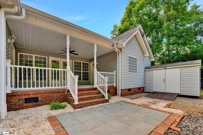 Building Photo - 200 Holly Chase Dr