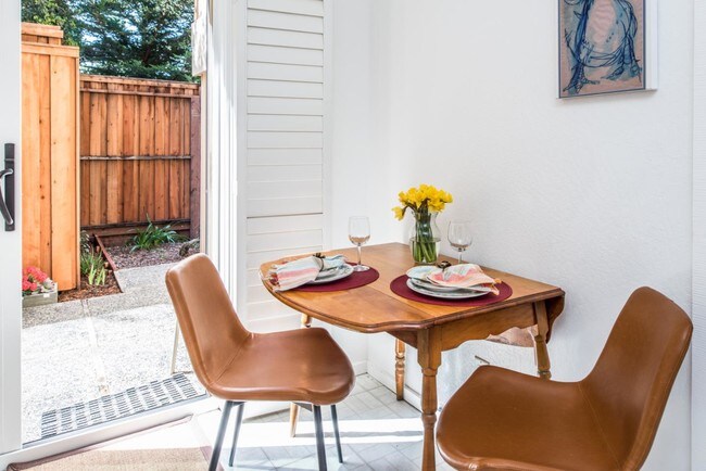 Building Photo - 199 Van Ess Way