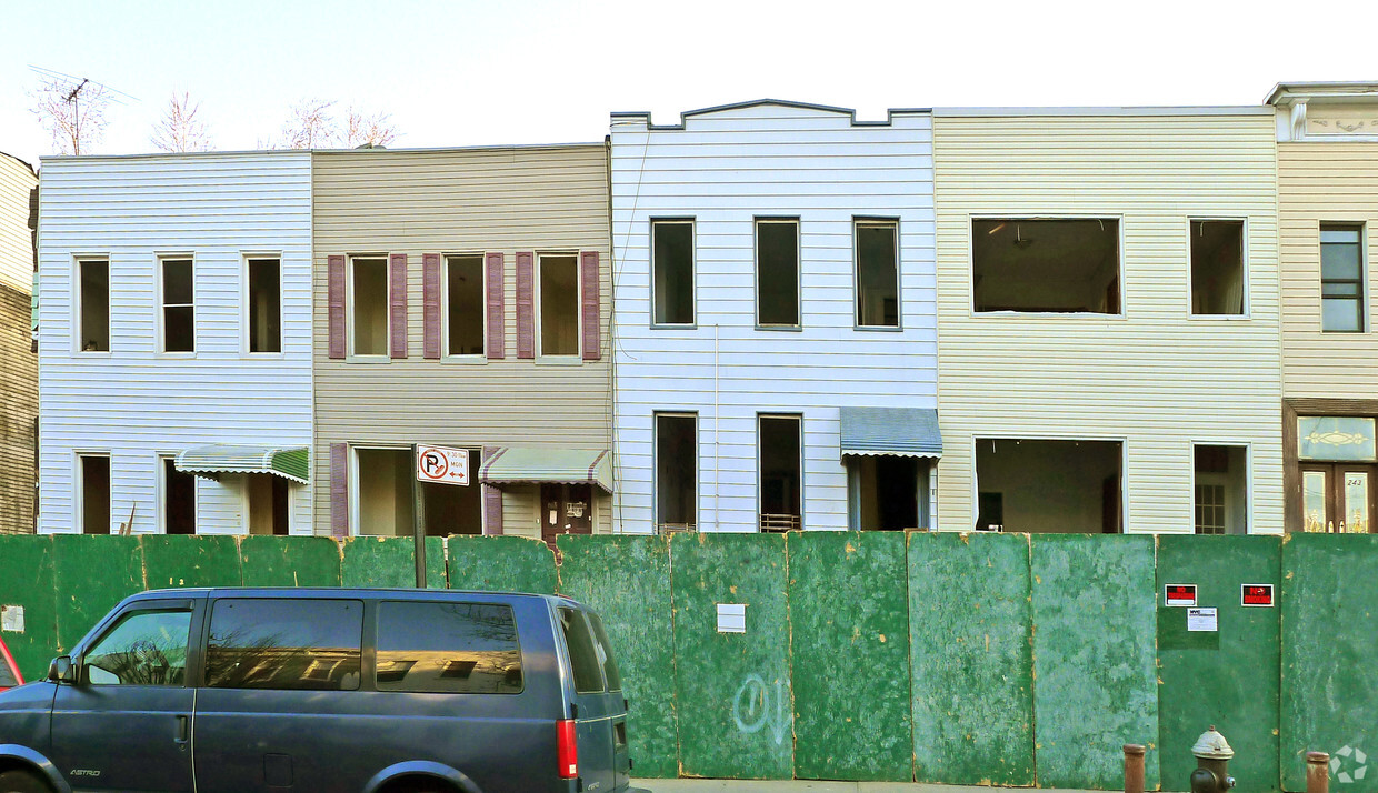 Primary Photo - 237 11th St