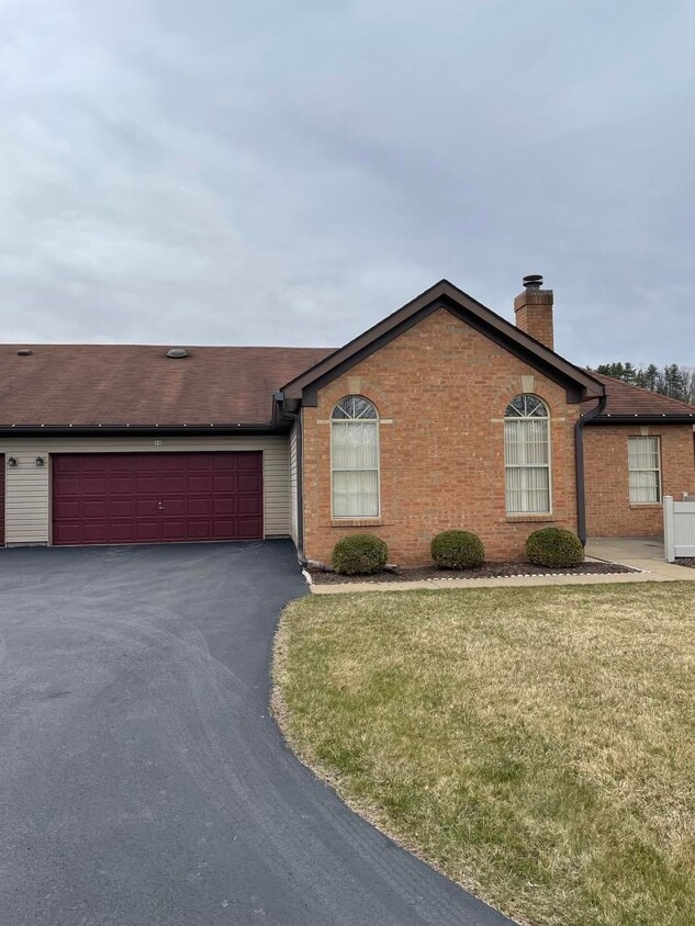 Foto principal - 69 Ashford Dr