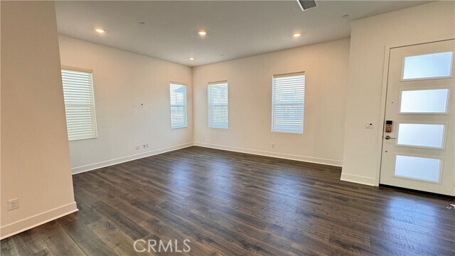 Building Photo - 392 Baluster