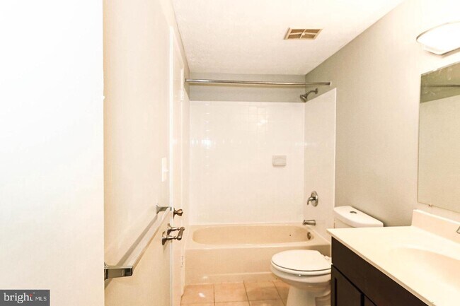 Building Photo - 3804 Bonnybridge Pl