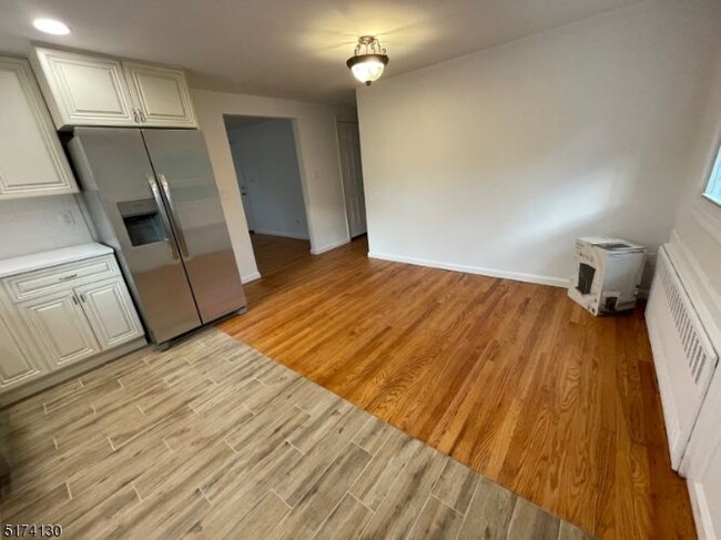 Foto del edificio - 139 Colfax Ave
