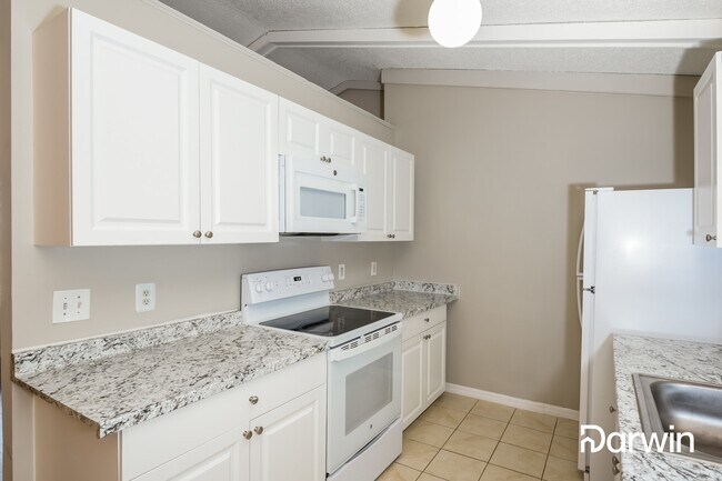 Foto del edificio - 1010 Colonial Avenue Se, Palm Bay, FL 32909