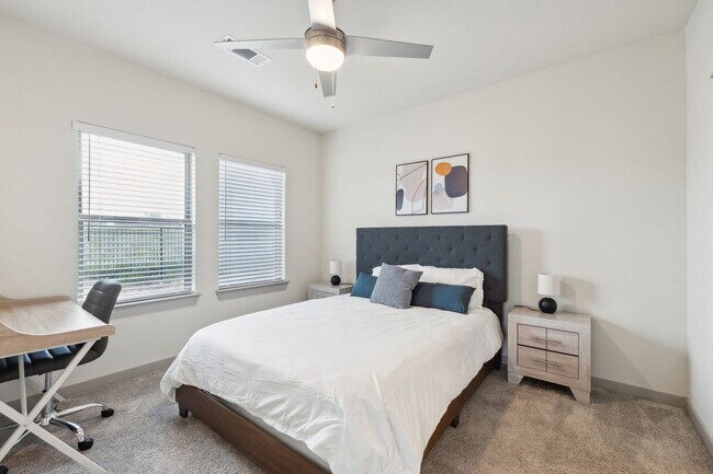 Foto del edificio - 2051 Mayfield Pkwy