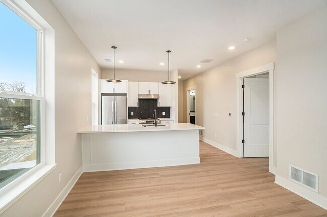 Building Photo - 3066 Fayette Ave SW