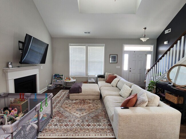 Foto del edificio - Stunning 4-bedroom, 2.5-bath in Lexington ...