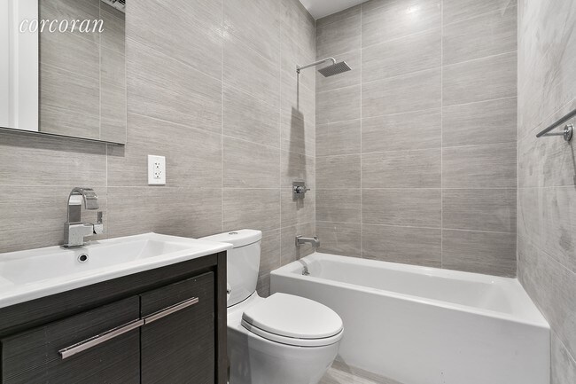 Interior Photo - 1463 Fulton St