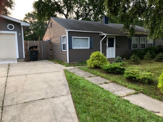 Building Photo - McKinley Terrace Home for Rent in South Bend, IN