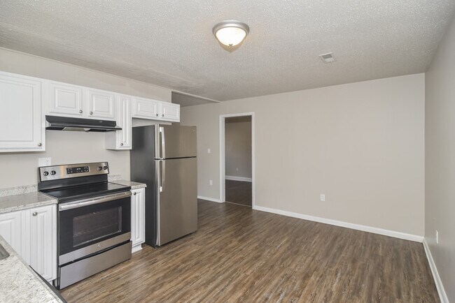 Foto del edificio - 2115 Fernbrook Dr NE