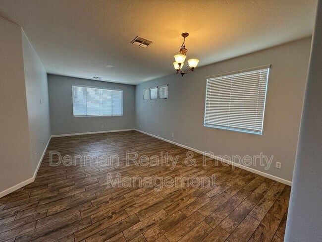 Foto del edificio - 10397 W Foothill Dr