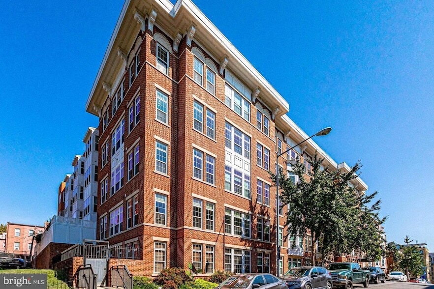 Primary Photo - 1451 Belmont St NW