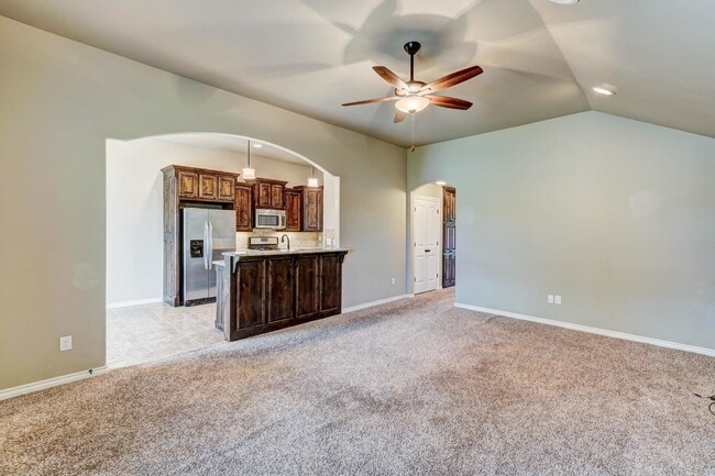 Foto del edificio - 5700 Goldfinger Rd