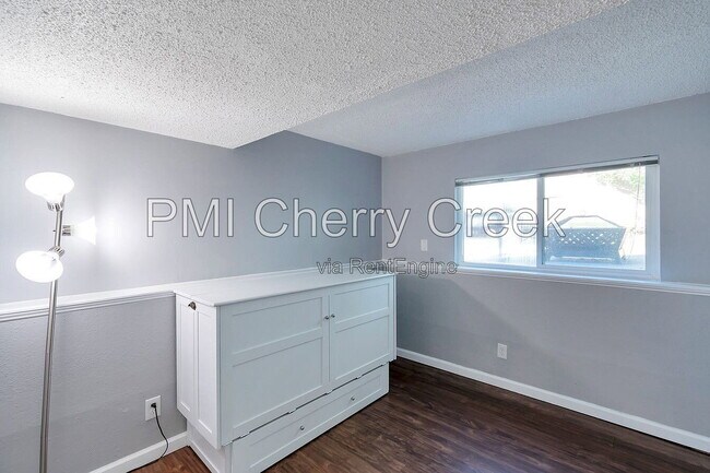 Building Photo - 4891 S Holland Ct
