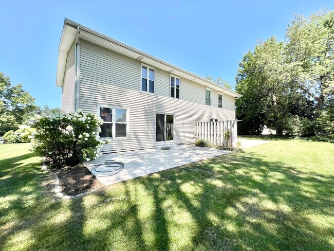 Foto del edificio - 2640 Blarney Stone Dr