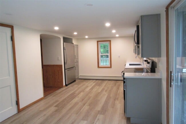 Building Photo - 1025 Freedom Plains Rd