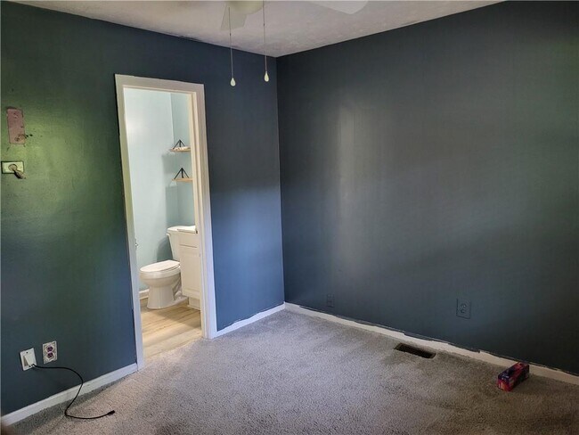 Building Photo - 6685 Hearth Ct