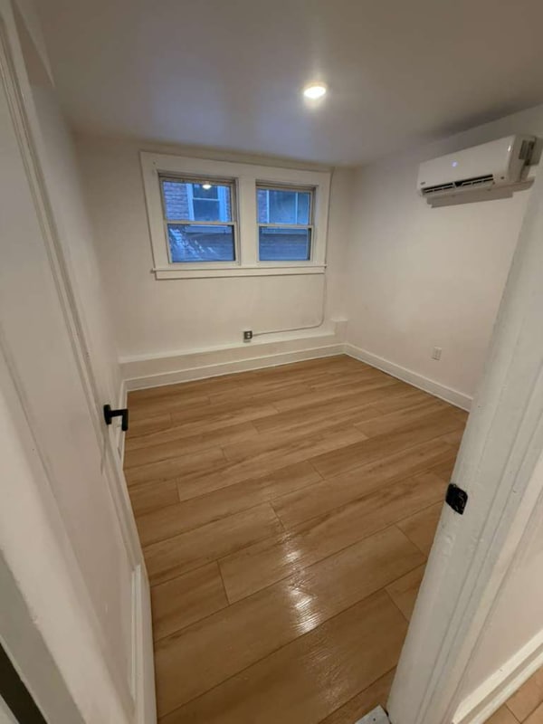 Foto del edificio - 1384 W 83rd St