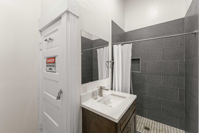 Foto del edificio - 1331-1333 S Park Ave