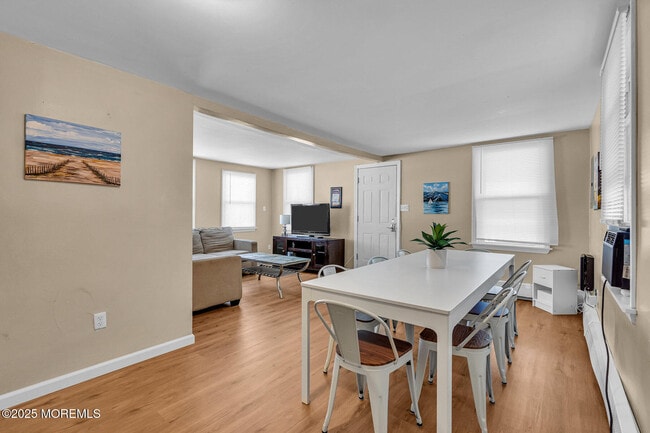 Foto del edificio - 549 Brielle Rd