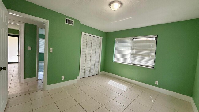 Foto del edificio - 4729 Myrtle Ln