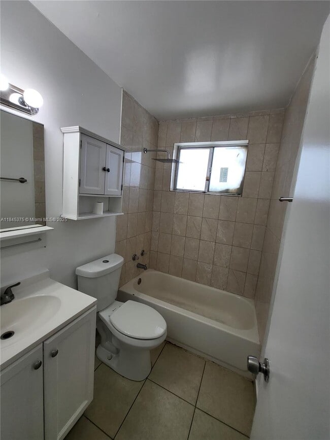 Foto del edificio - 1404 NW 60th St