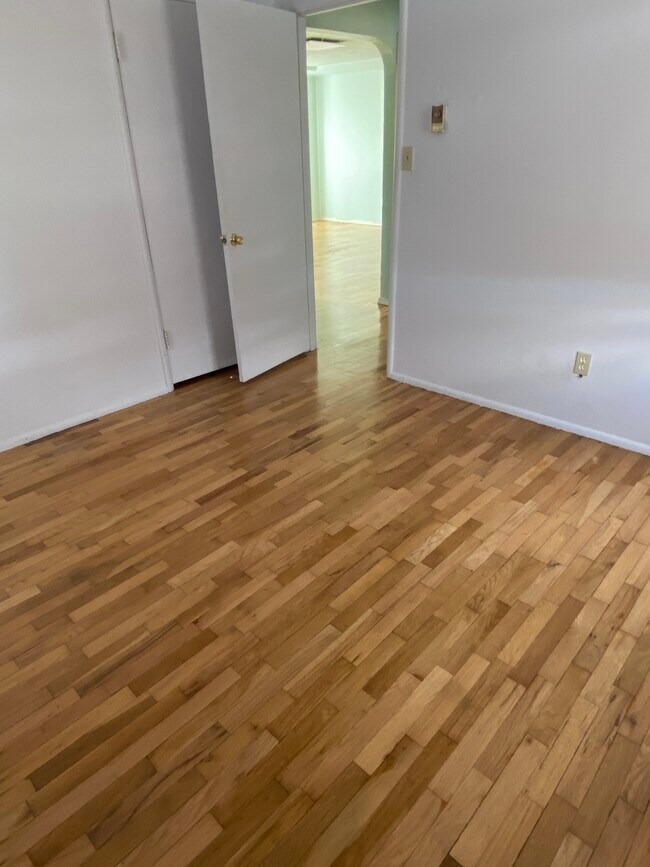 Foto del edificio - 4813 S Pine St