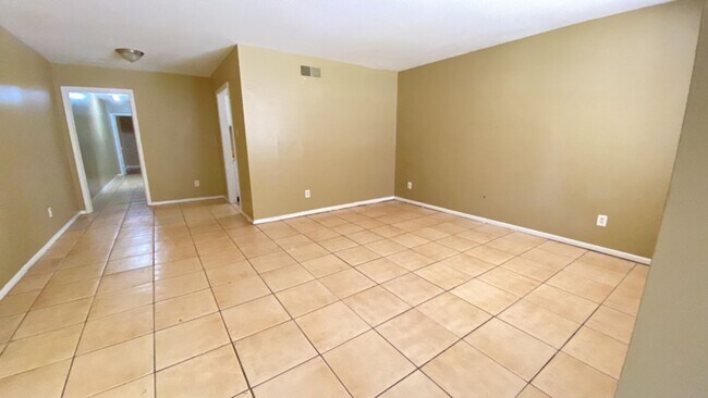 Photo - 3193-95 Forest Glen Apartment