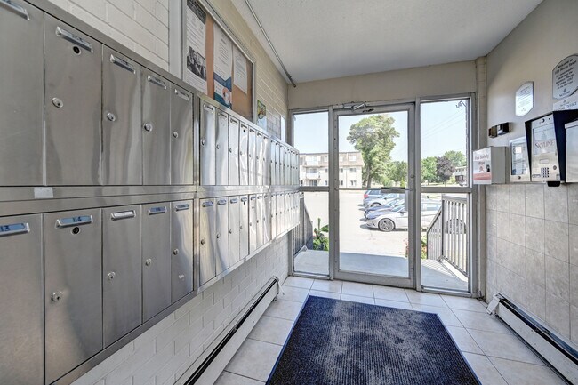 Building Photo - Hincks Street Apartments
