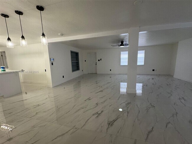 Foto del edificio - 1012 SW 25th Ave