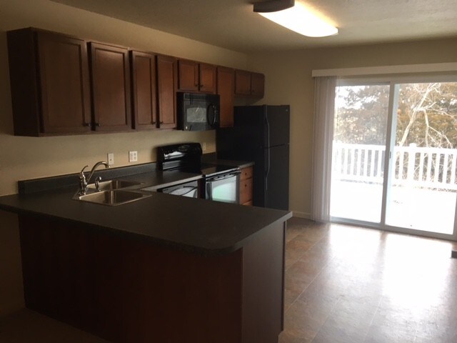 Foto del edificio - 5213 Creekside Dr