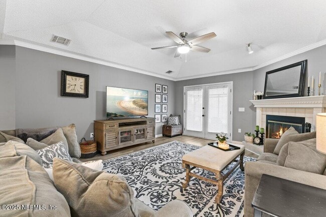 Foto del edificio - 1585 Crabapple Cove Ct N