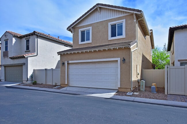 Building Photo - 4757 E Woodside Way