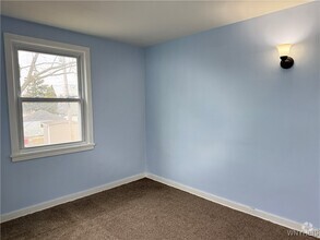 Building Photo - 76 Commodore Ave