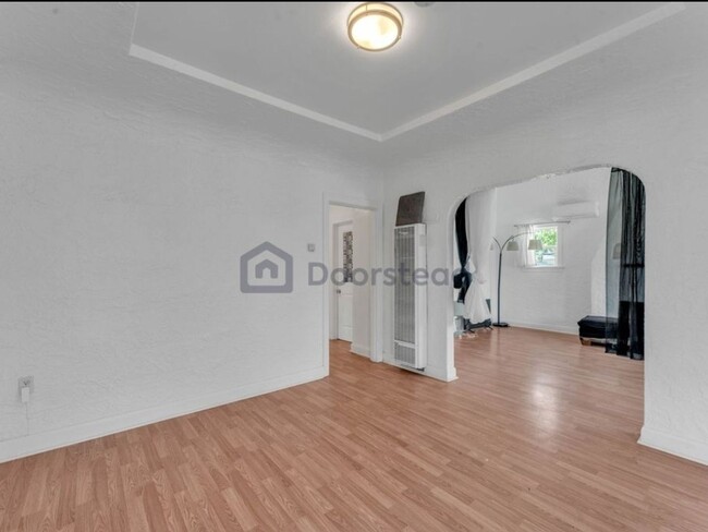 Building Photo - 2 Bedroom Single Family Home in San Bernar...