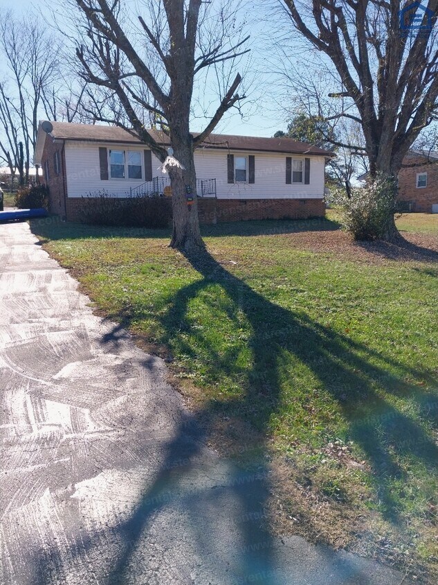 191 Jefferson Ave, Sparta, TN 38583 House Rental in Sparta, TN