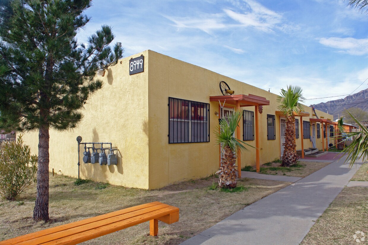 Building Photo - 8949-8953 Herbert St