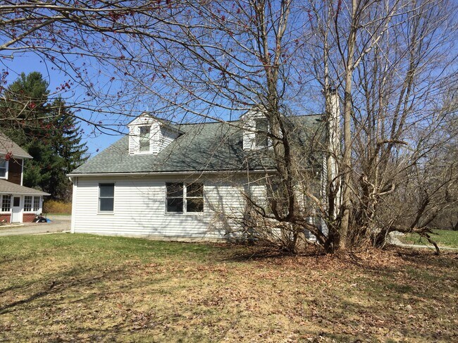Second floor unit - 106 E Hook Cross Rd
