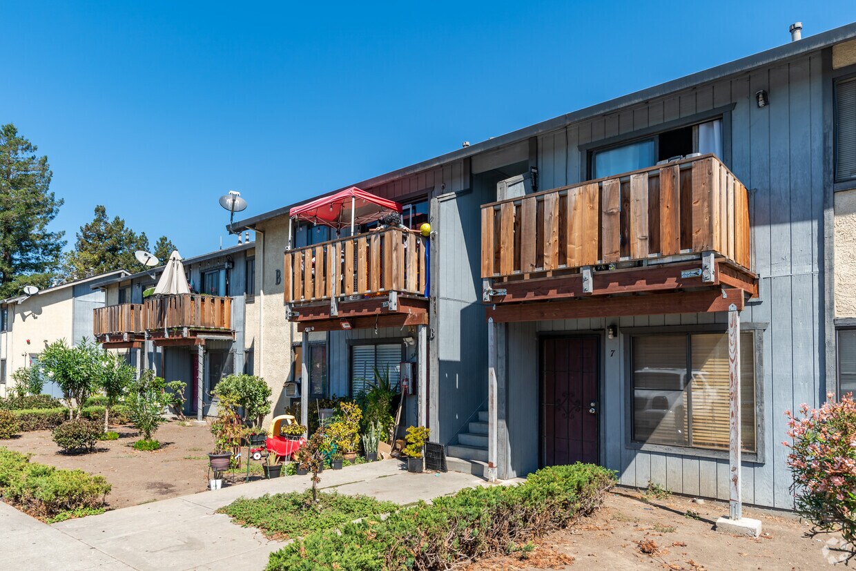 Foto principal - The Flint Court Apartments