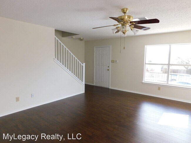 Building Photo - 3 br, 2.5 bath House - 249 Victoria Point