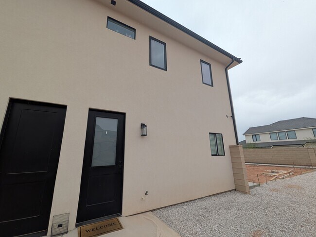 Building Photo - 1029 E Lost Ridge Dr