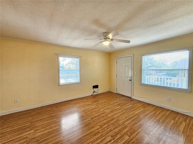 Foto del edificio - 119 N Evergreen Ave