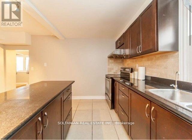 Building Photo - 257 Parkwood Ave