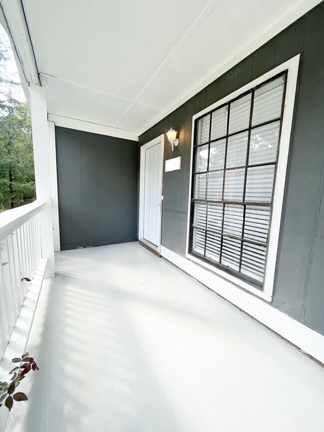 Foto del edificio - 6148 Pineneedle Dr SW