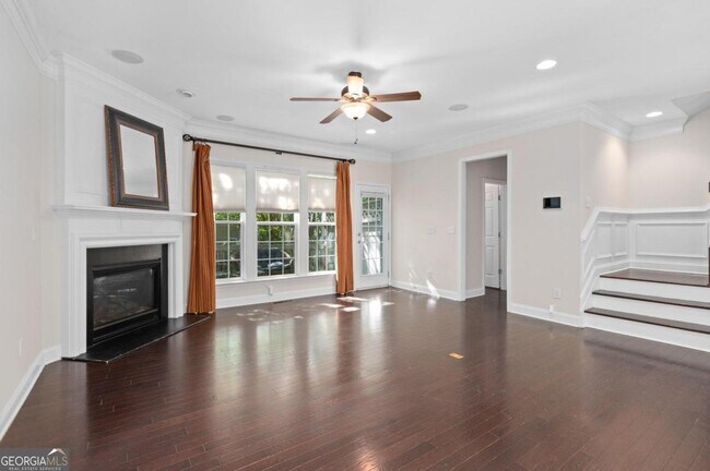 Foto del edificio - 318 Ardmore Ct NW