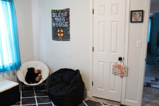 Dormitorio delantero - 1395 Ross Ave