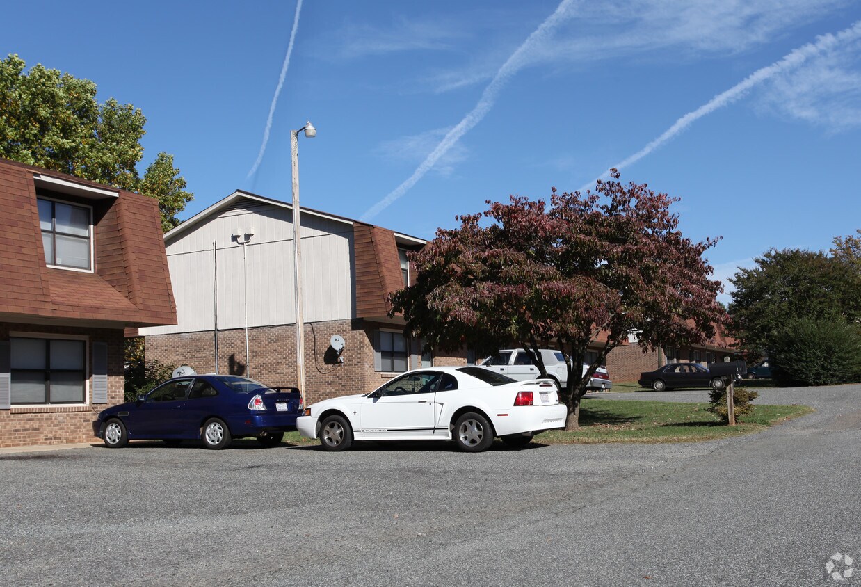 Building Photo - Letha Townhouses